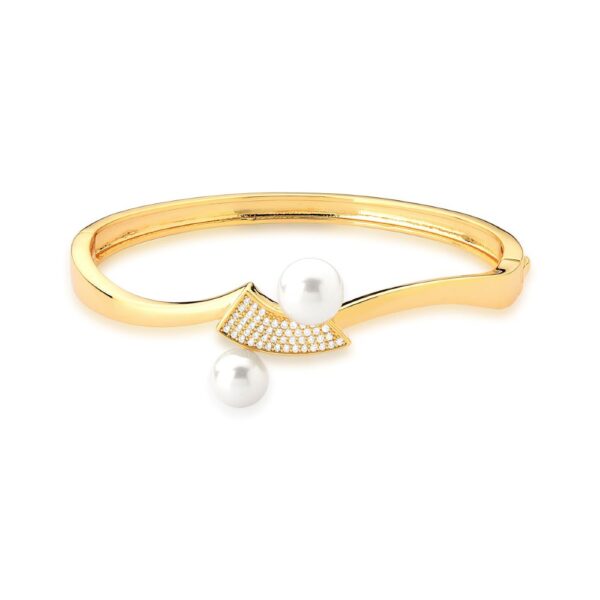 BRACELETE CURVO BANHADO A OURO COM ZIRCÔNIAS E PÉROLA