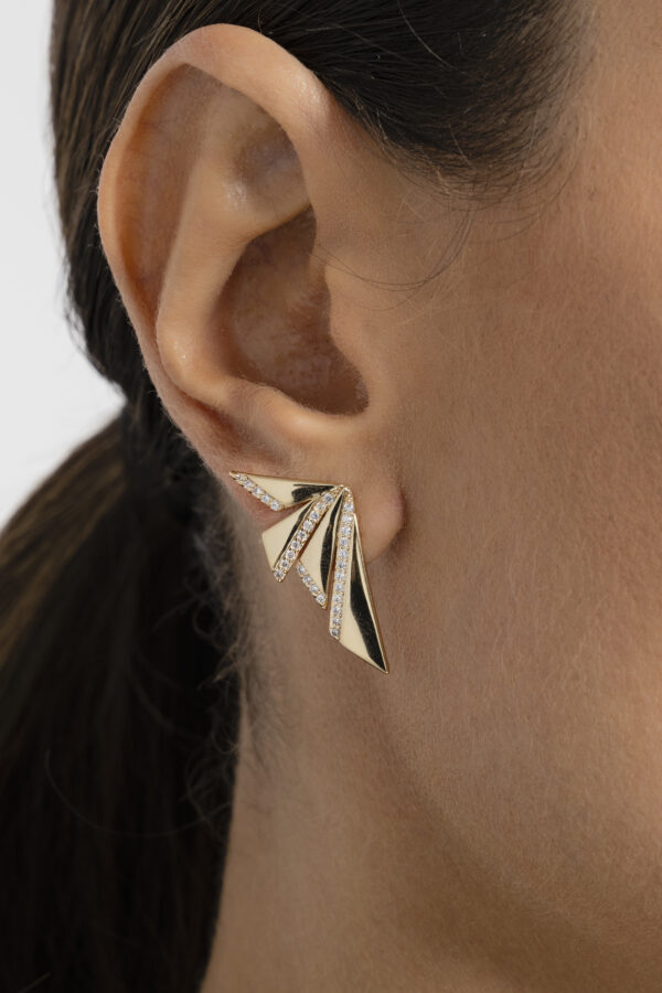 BRINCO ORIGAMI BANHADO A OURO COM ZIRCÔNIAS BRANCAS - Image 2