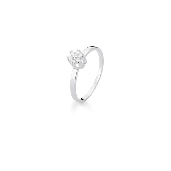 ANEL DE FLOR COM ZIRCÔNIAS BRANCAS PRATA LISA